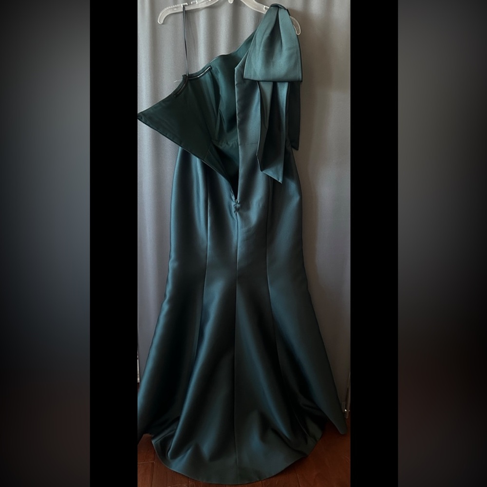 Alfred Sung Bow One-Shoulder Satin Twill Mermaid Gown,evergreen,sz 6, New - Picture 6 of 8